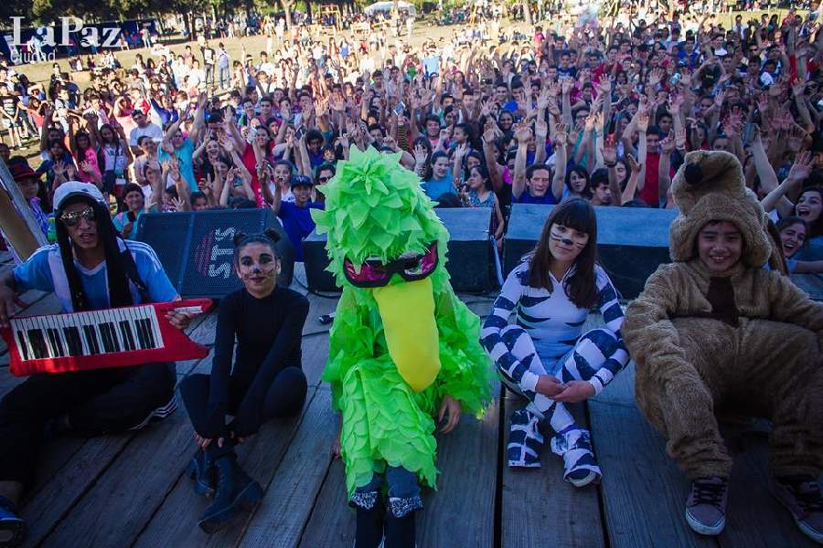 LA ESTUDIANTINA 2016 FUE UNA FIESTA