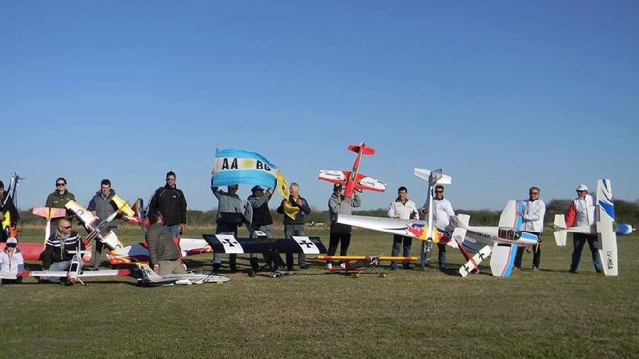 LA PAZ VUELA ENCUENTRO DE AEROMODELISMO