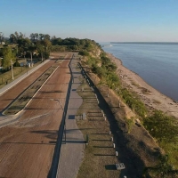 El paseo Raul Alfonsin y las barrancas